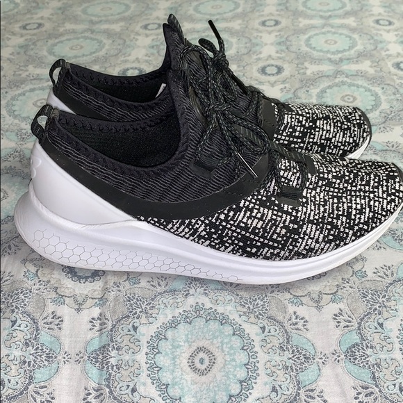 New Balance workout shoes - Picture 3 of 7